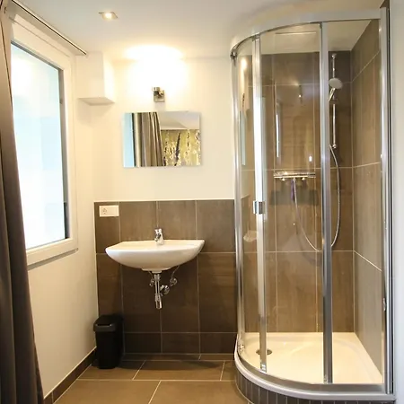 Vogue In Near Lift Apartment *