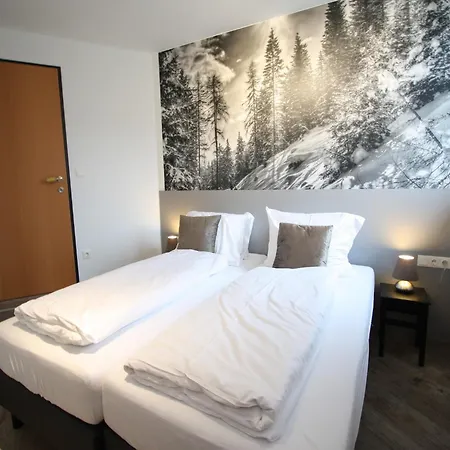 Apartment Vogue In Near Lift