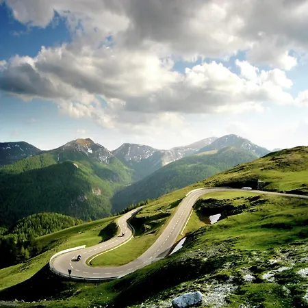 Apartment Vogue In Near Lift