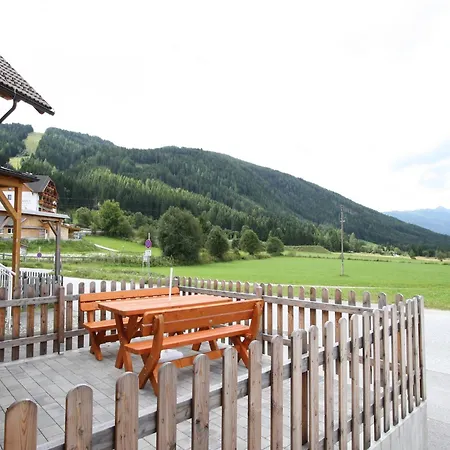 Apartment Vogue In Near Lift